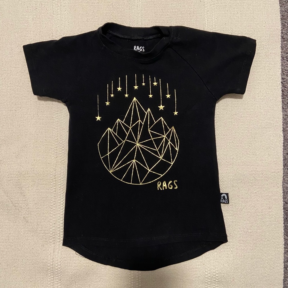 Rags Tee 2t Gold Foil Black Geo Star in EUC. Rags to Raches Toddler Graphic Tee